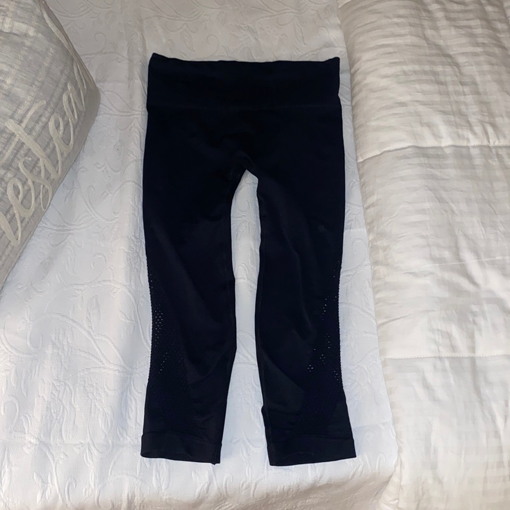 Athleta Breakthrough Lazer Cut Crop leggings